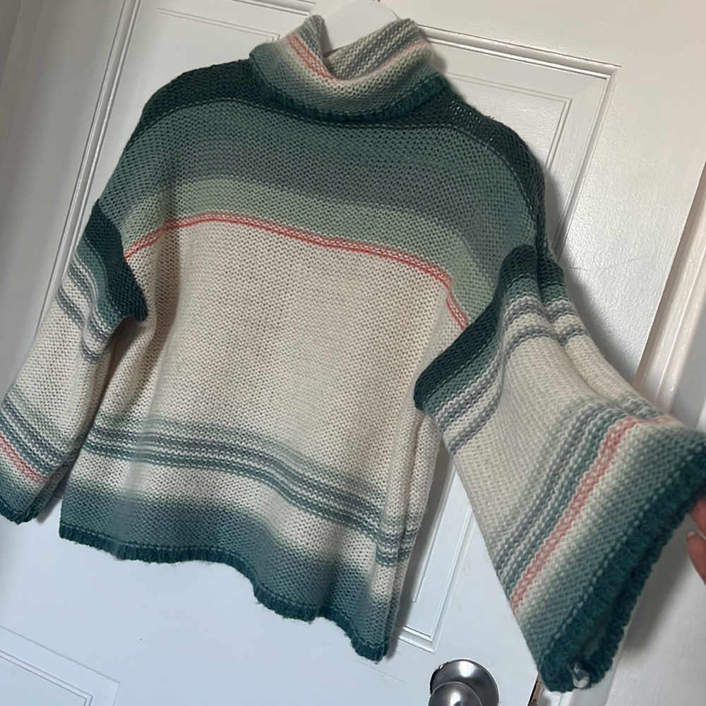 Anthropology wooden sweater!! Size XS